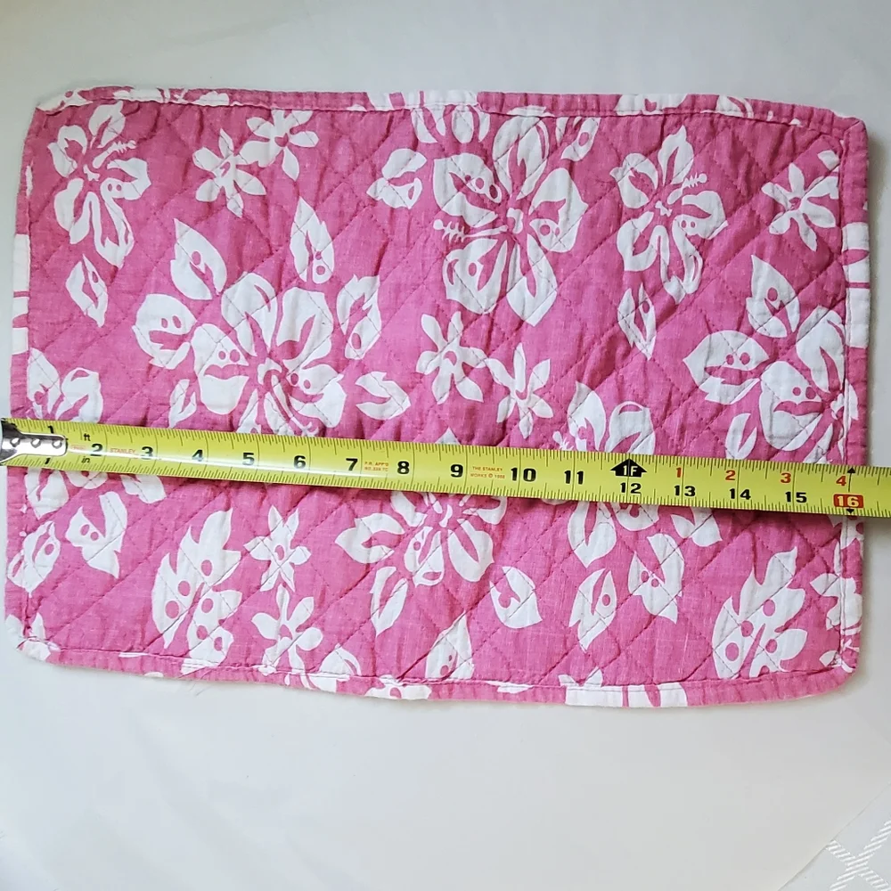 1 Reversable Quilted Placemat.